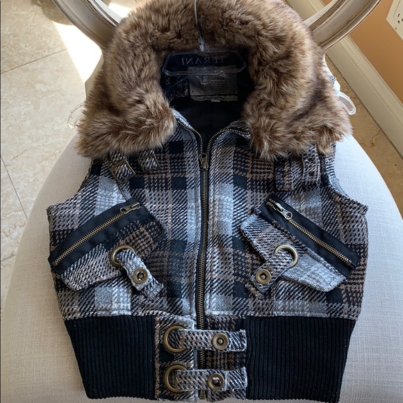 Faux Fur Collard Vest - Picture 1 of 3